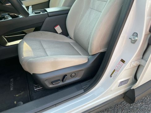 Used 2024 Nissan Rogue SV AWD/4WD image 13