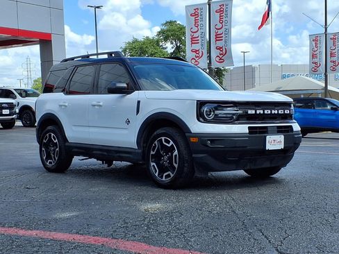 Certified 2024 Ford Bronco Sport Outer Banks w/ Tech Package AWD/4WD image 4