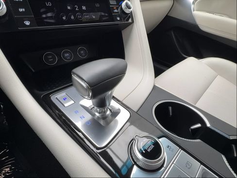 Used 2024 Genesis G70 2.5T AWD/4WD image 44
