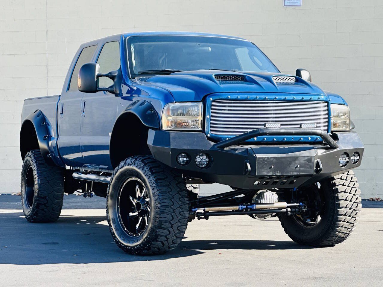Used 2005 Ford F250 XLT AWD/4WD image 1