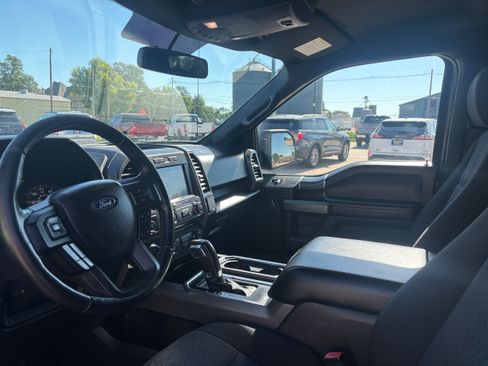 Used 2018 Ford F150 XLT w/ Equipment Group 302A Luxury AWD/4WD image 9