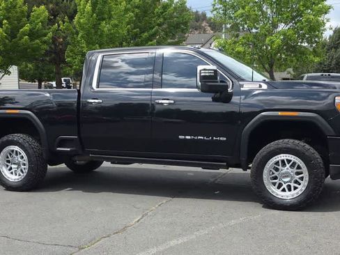 Used 2023 GMC Sierra 3500 Denali AWD/4WD image 2