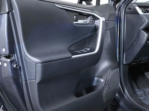 Used 2022 Toyota RAV4 Limited image 31