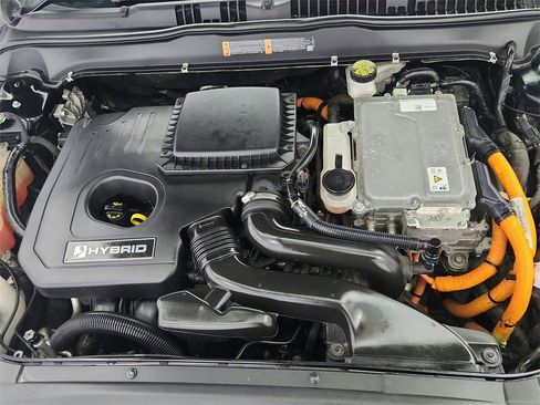 Used 2020 Ford Fusion SE image 38