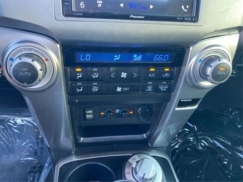 Used 2017 Toyota 4Runner Limited AWD/4WD image 19