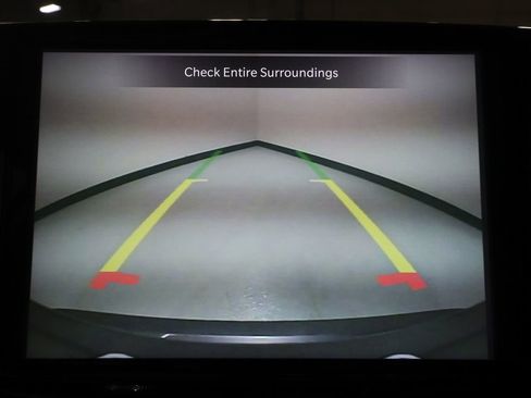 Used 2023 Chrysler Pacifica Touring-L image 13