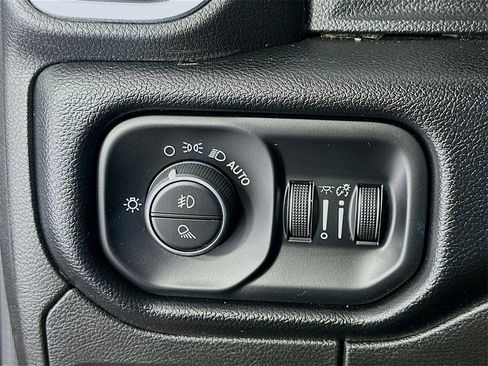 Used 2019 RAM 1500 Laramie image 10