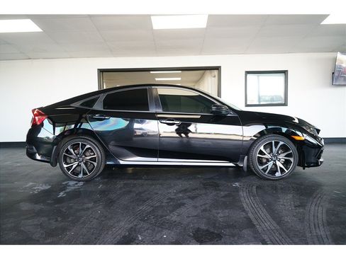 Used 2020 Honda Civic Sport image 8