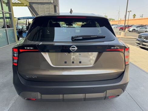 Used 2025 Nissan Kicks S image 12
