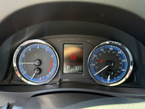 Used 2017 Toyota Corolla L FWD image 11