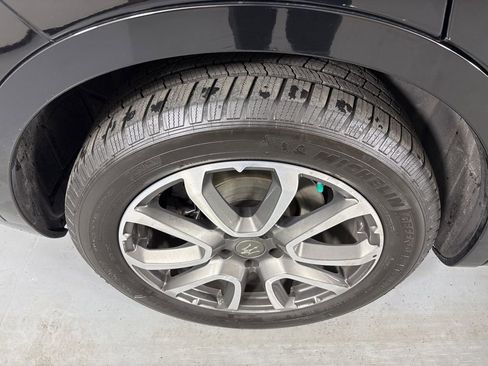 Used 2017 Maserati Levante w/ Luxury Package image 10