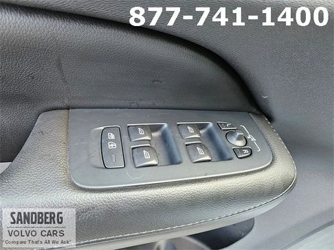 Used 2019 Volvo S60 T6 Momentum w/ Multimedia Package image 16