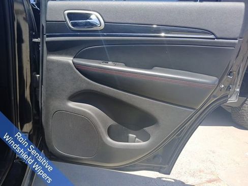 Used 2018 Jeep Grand Cherokee Trailhawk AWD/4WD image 10