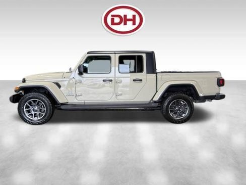 Used 2020 Jeep Gladiator Overland w/ Popular Equipment Package AWD/4WD image 8