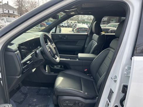 New 2025 Hyundai Santa Fe Calligraphy image 4