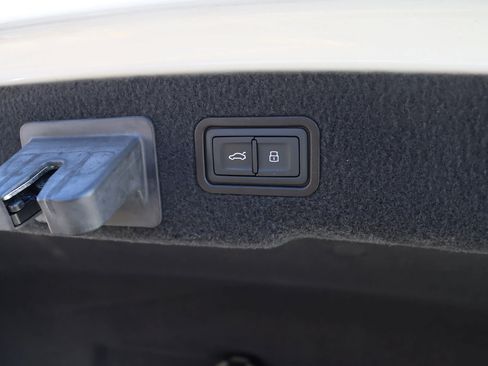 Used 2021 Audi A8 L 3.0T w/ Luxury Package image 44