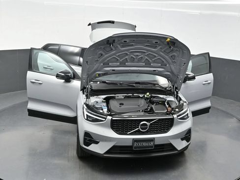 Used 2026 Volvo XC40 B5 Plus AWD/4WD image 38