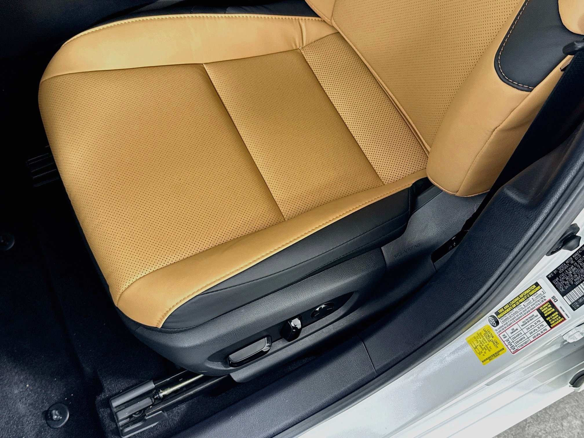Certified 2025 Lexus ES 300h w/ Premium Package FWD image 20