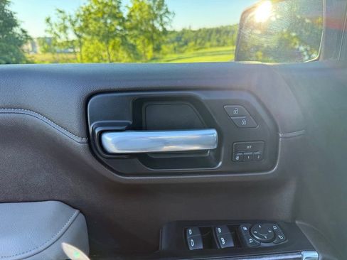 Used 2021 Chevrolet Silverado 1500 LTZ w/ LTZ Premium Package AWD/4WD image 26