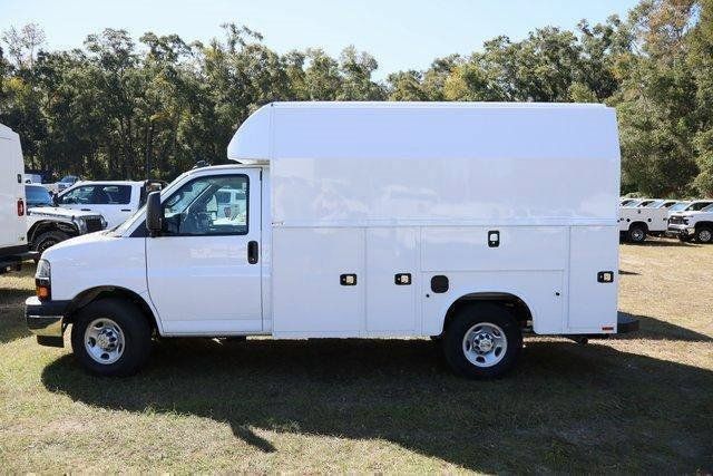 New 2025 Chevrolet Express 3500 w/ Power Convenience Package RWD image 3