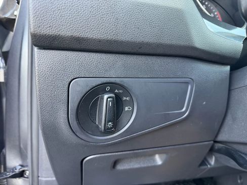 Used 2020 Volkswagen Tiguan S w/ 3rd Row Seat Package image 21