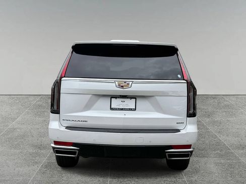 Used 2024 Cadillac Escalade Premium Luxury w/ Performance Package AWD/4WD image 11