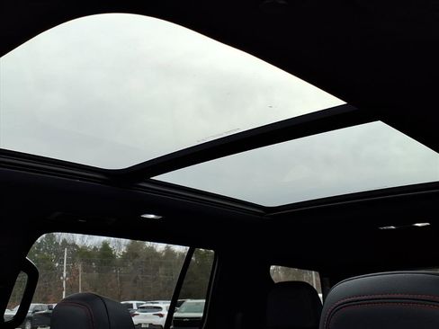 Used 2024 Chevrolet Traverse RS w/ LPO, Floor Liner Package image 10