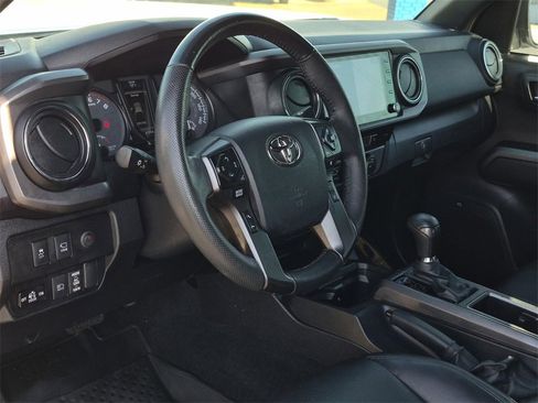 Used 2023 Toyota Tacoma TRD Off-Road w/ TRD Premium Off Road Package image 30