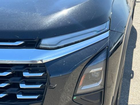 Used 2025 Chevrolet Equinox LT AWD/4WD image 11