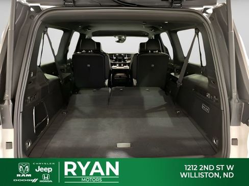 New 2026 Jeep Grand Wagoneer L Limited AWD/4WD image 18