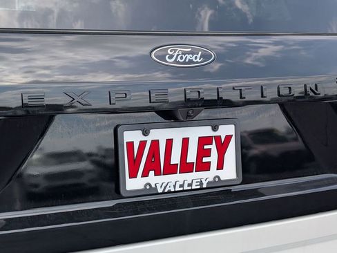 New 2025 Ford Expedition Platinum w/ Stealth Performance Package image 14