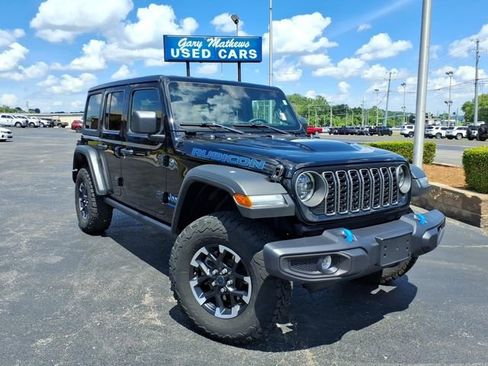 Used 2025 Jeep Wrangler Unlimited Rubicon 4xe w/ Safety Group AWD/4WD image 9