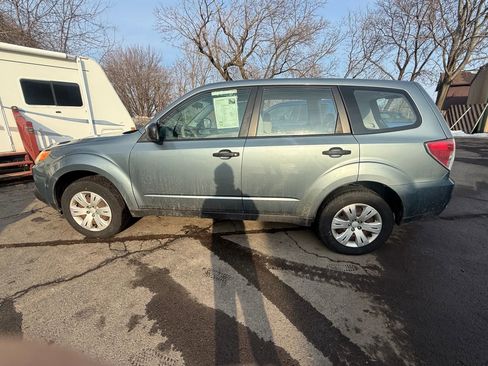 Used 2010 Subaru Forester 2.5X image 2