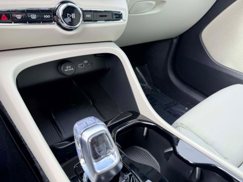 New 2026 Volvo XC40 B5 Plus w/ Protection Package Premier image 23