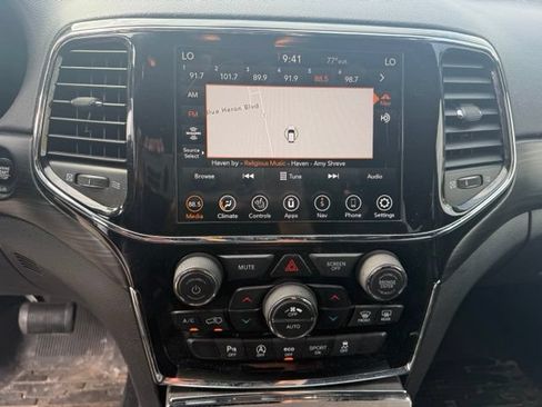 Used 2020 Jeep Grand Cherokee Altitude AWD/4WD image 9