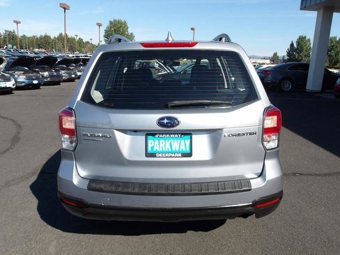 Used 2018 Subaru Forester 2.5i w/ Popular Package #3A AWD/4WD image 4