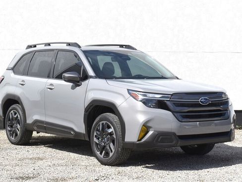 Used 2025 Subaru Forester Limited AWD/4WD image 1