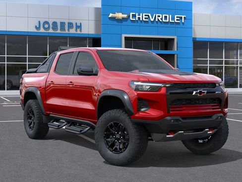 New 2026 Chevrolet Colorado ZR2 w/ Midnight Edition AWD/4WD image 9