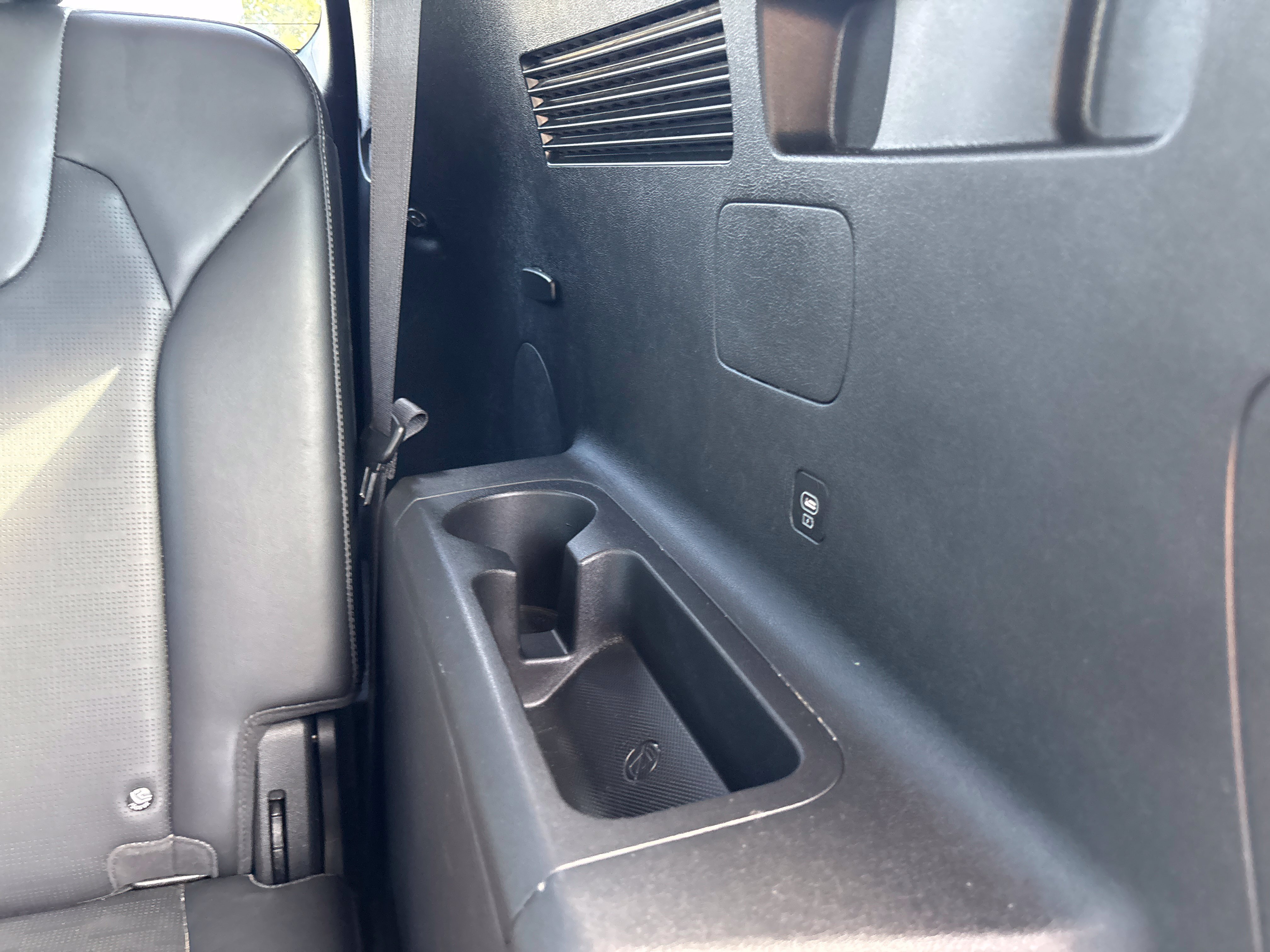 Used 2024 Kia Sorento S w/ Panoramic Sunroof Package FWD image 46