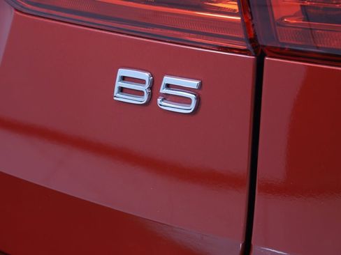 Used 2022 Volvo XC60 B5 Momentum image 48