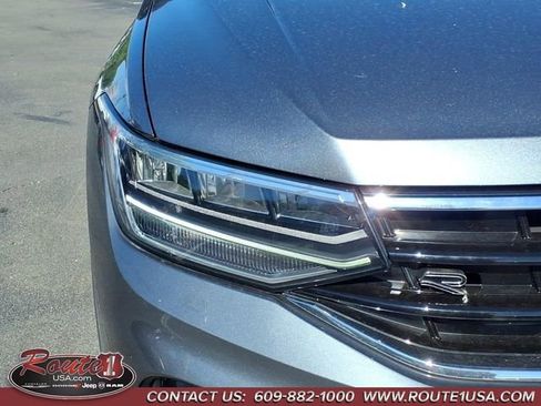 Used 2023 Volkswagen Tiguan SE R-Line FWD image 10