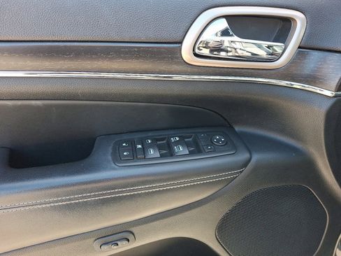 Used 2014 Jeep Grand Cherokee Limited image 8