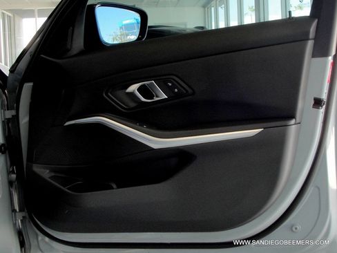 Used 2024 BMW 330i Sedan w/ M Sport Package image 25