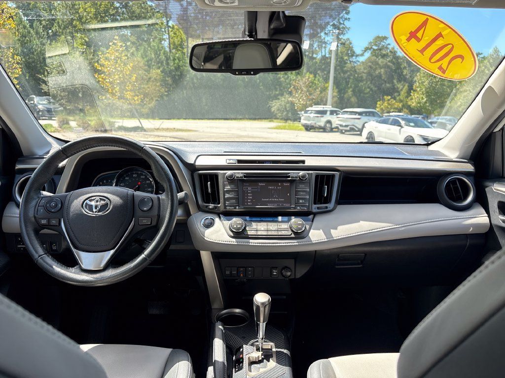 Used 2014 Toyota RAV4 Limited w/ Technology Package AWD/4WD image 8