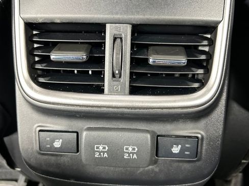Used 2022 Subaru Outback Limited image 17