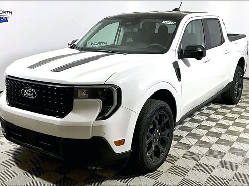 New 2025 Ford Maverick Lariat w/ Black Appearance Package image 1