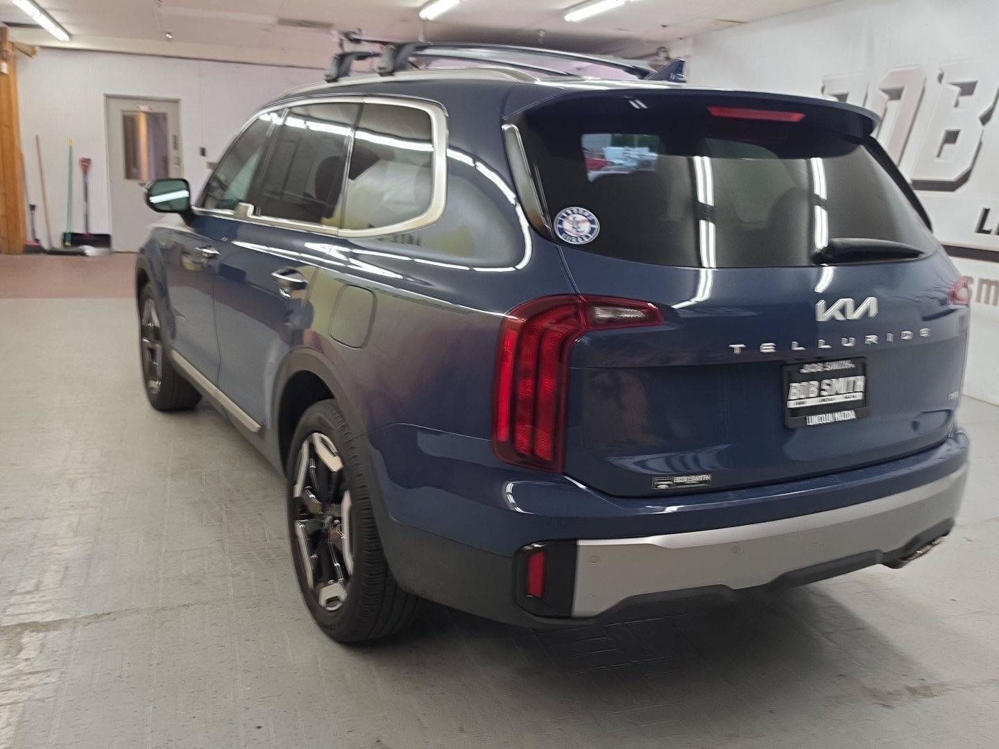 Used 2025 Kia Telluride S AWD/4WD image 4
