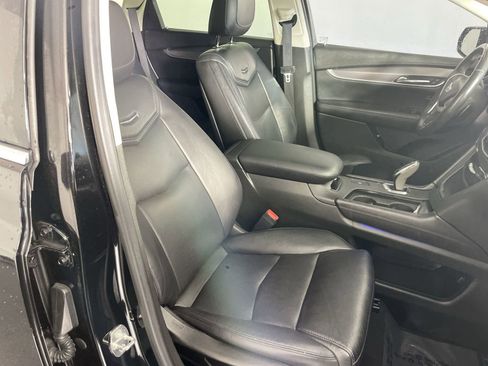 Used 2017 Cadillac XT5 Luxury image 30
