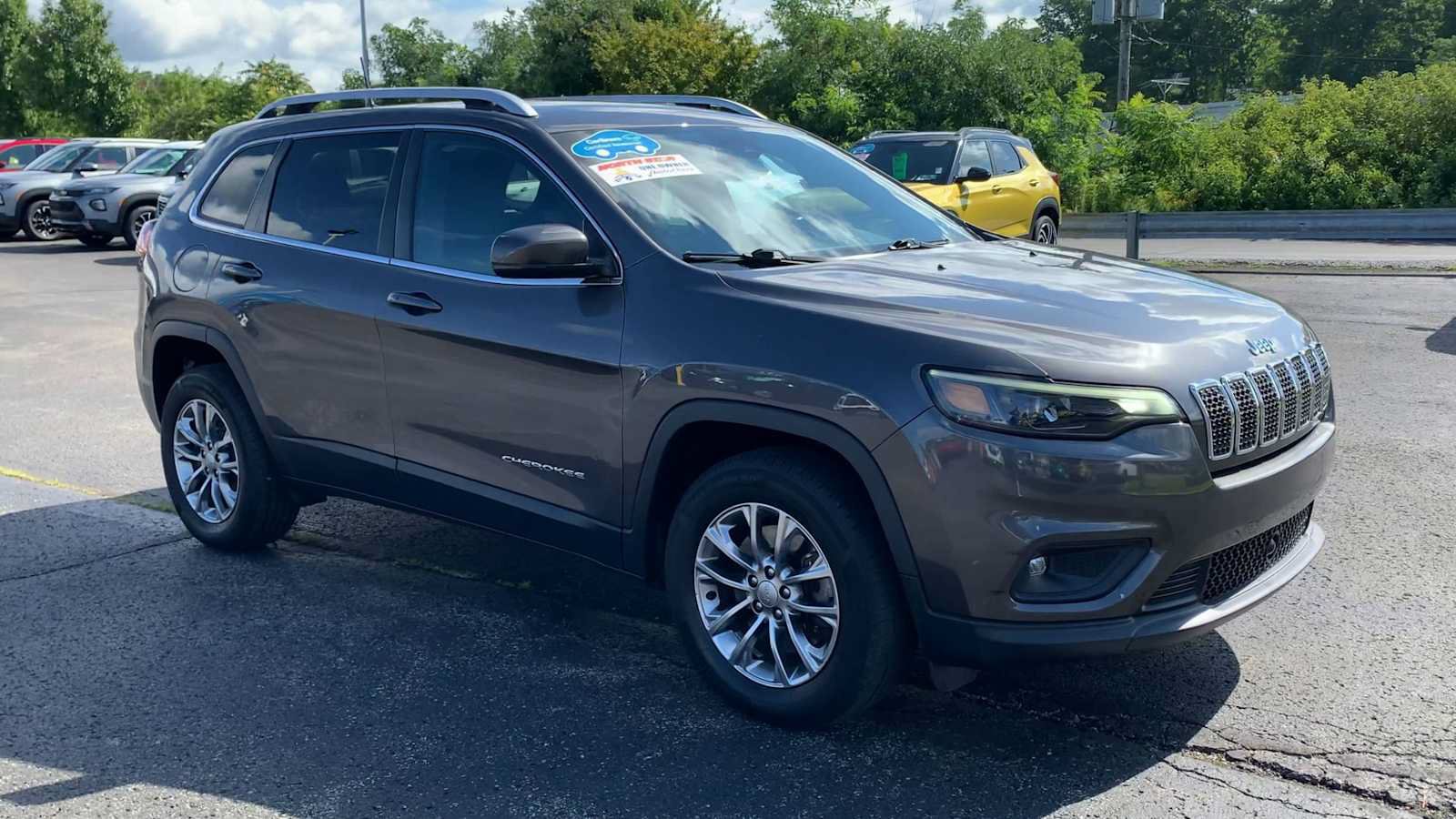 Used 2020 Jeep Cherokee Latitude Lux w/ Comfort/Convenience Group AWD/4WD image 2