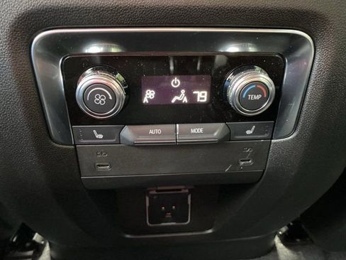 Used 2025 GMC Yukon Denali w/ Sun & Power Step Package AWD/4WD image 14